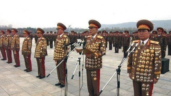 north-korea-medals-on-generals.png